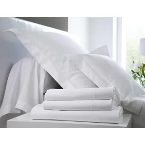Taie d'oreiller en Satin Uni Blanc Finition Bourdon | 3 Suisses